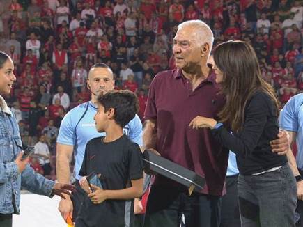 ברקת ומוזס, מחווה שאין ראויה ממנה