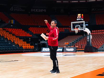 “נחושים להתחרות“. איטודיס (הפועל “שלמה“ תל אביב)