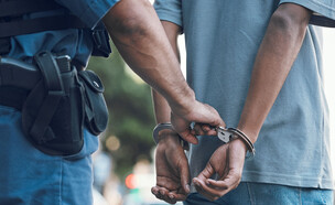 אסיר באזיקים (צילום: 123RF‏)