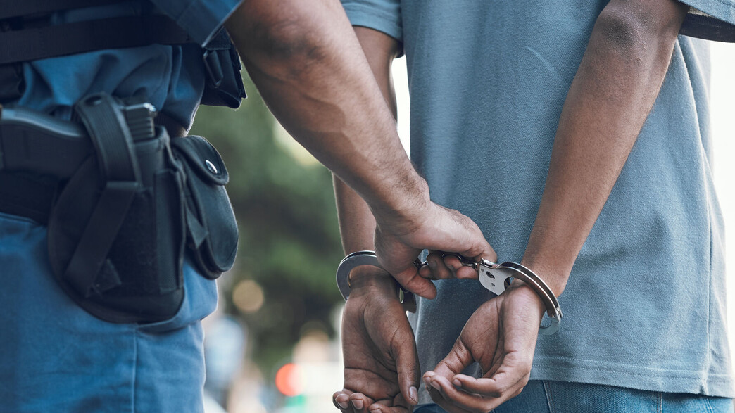 אסיר באזיקים