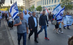 השר סופר בצעדת הגיוס בירושלים (צילום: חנן גרינווד)