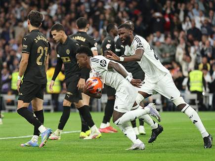 ויניסיוס אומנם השווה (Getty)