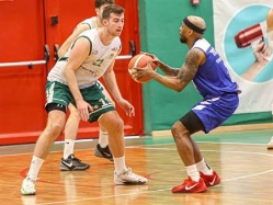 מכבי רחובות ויניב בורגר עם ניצחון חשוב (צילום: לילך וייס רוזנברג) (צילום: ספורט 5)