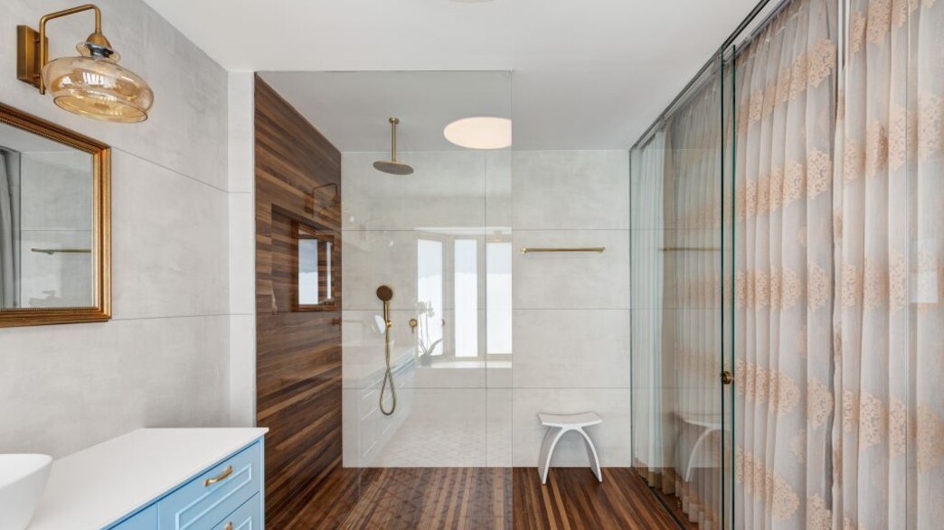 מקלחון סגור עיצוב נירית ואקס מקלחון סגור עיצוב נירית ואקס