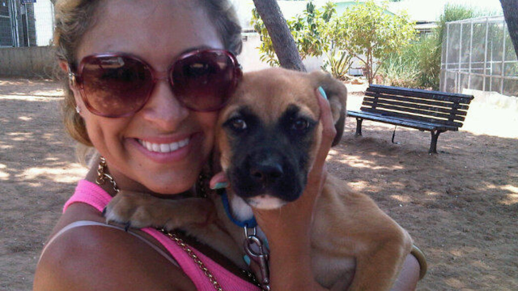 ליהיא גרינר עם הכלב
