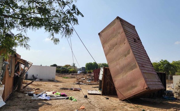 השכונה שבנייתה לא הושלמה בכפר עזה לאחר הטבח ב-7 באוקטובר (צילום: ים סוסנה)