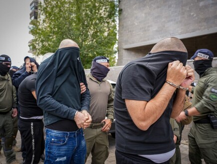 חוזה של מיליונים ונאמנות שנקנית בכסף: המשכורות של ארגוני הפשע