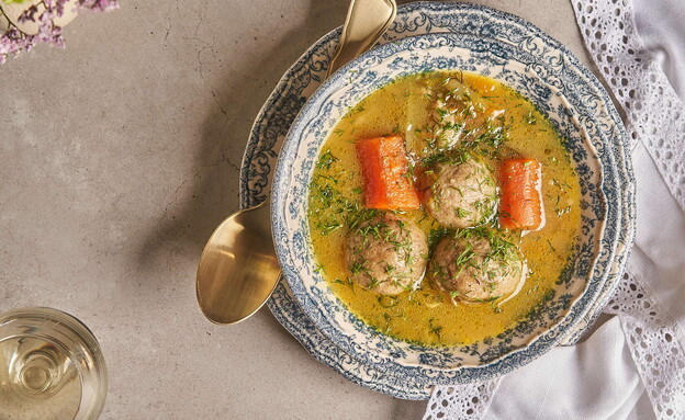 מרק צח עם קניידעלך