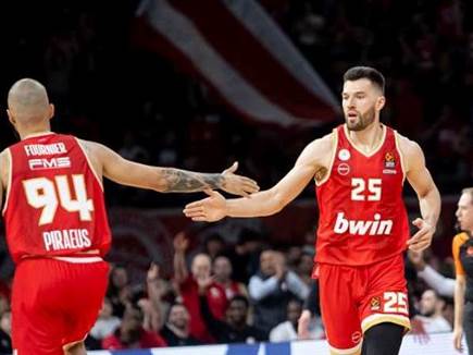 פורנייה ופיטרס להטו, למכבי לא היו תשובות (GETTY) פורנייה ופיטרס להטו, למכבי לא היו תשובות (GETTY)