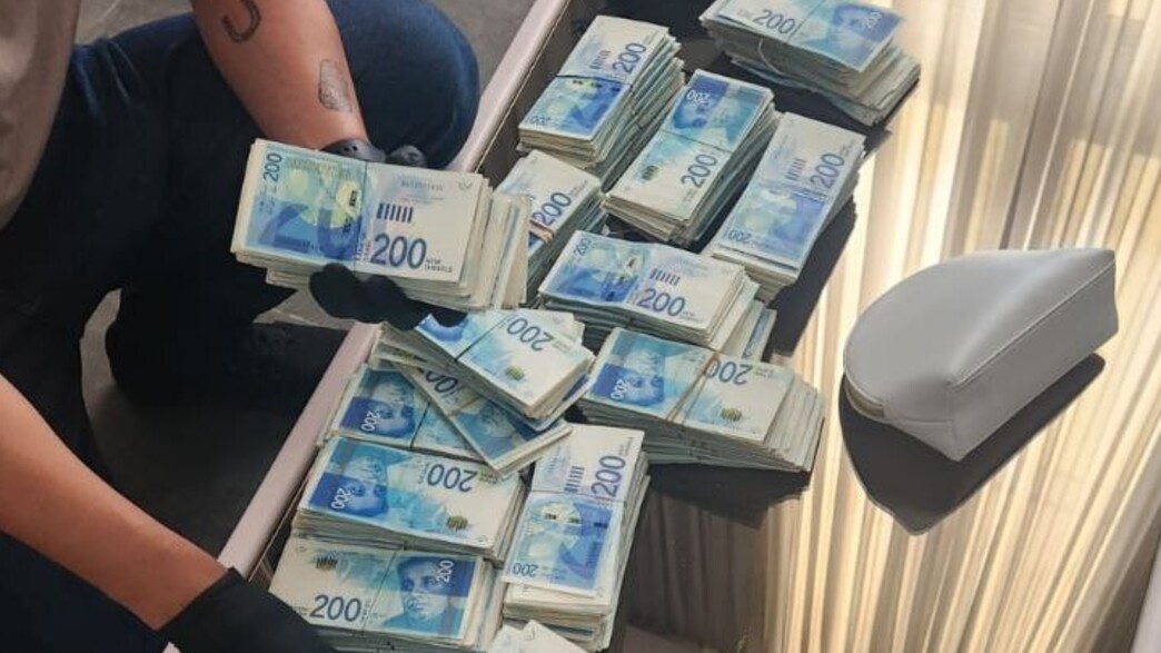 תושבת רמת השרון נעצרה בחשד לסחר בסמים ותרופות תושבת רמת השרון נעצרה בחשד לסחר בסמים ותרופות