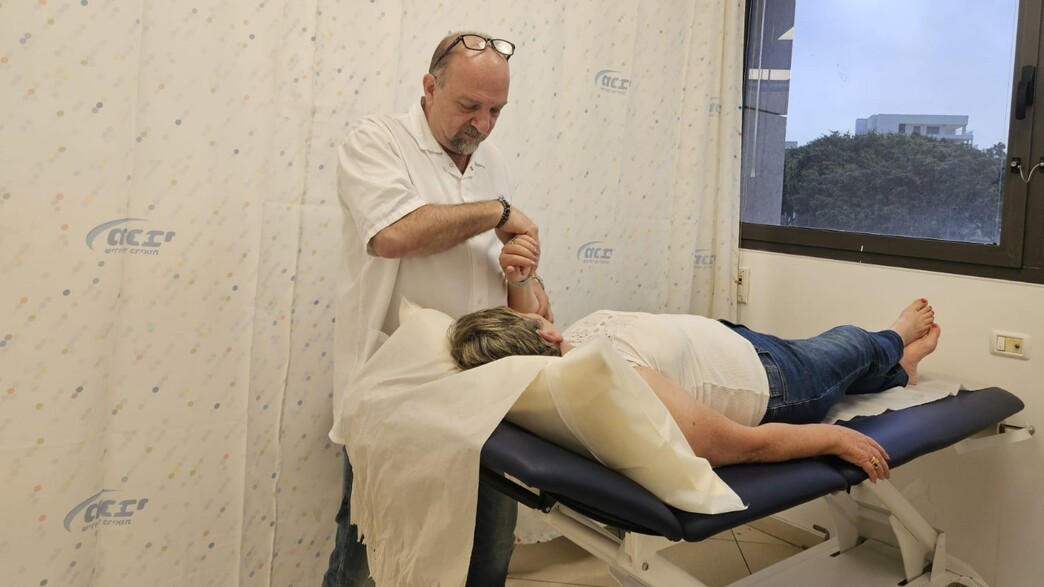 אצל הפיזיותרפיסט אצל הפיזיותרפיסט