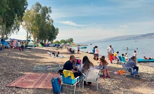 עומס בחופי הכנרת (צילום: איגוד ערים כינרת)