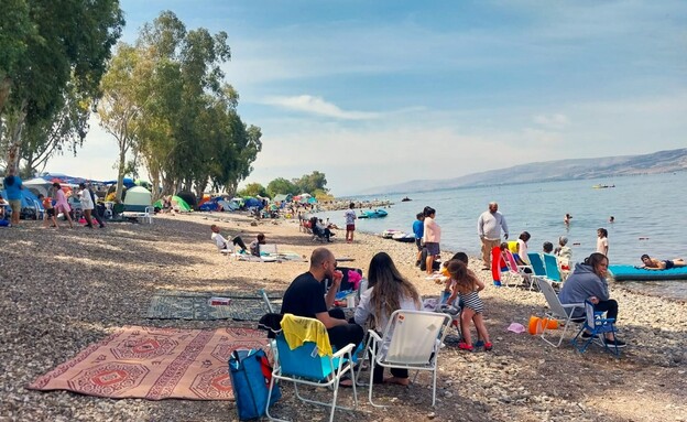 עומס בחופי הכנרת (צילום: איגוד ערים כינרת)