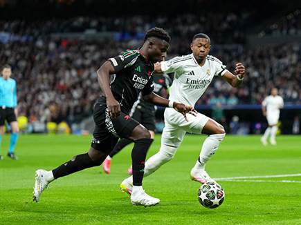 סאקה קיבל הזדמנות לכבוש מוקדם (GETTY)