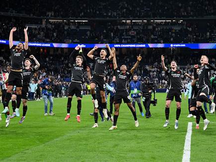 ארסנל בחצי גמר האלופות (GETTY)