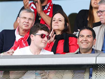 גם הם לא נהנו הערב. אדמונד ומואיז ספרא (אלן שיבר)