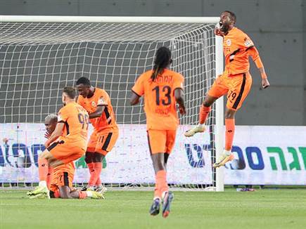 חגיגה בכתום (אלן שיבר)