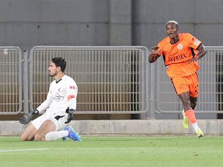 שער גדול שלו. קליי (אלן שיבר)