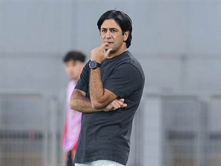 הפסד ראשון בהפועל ת“א. אליניב ברדה (אלן שיבר)