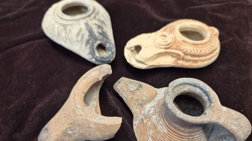 כלי חרס שאותרו בדימונה כלי חרס שאותרו בדימונה