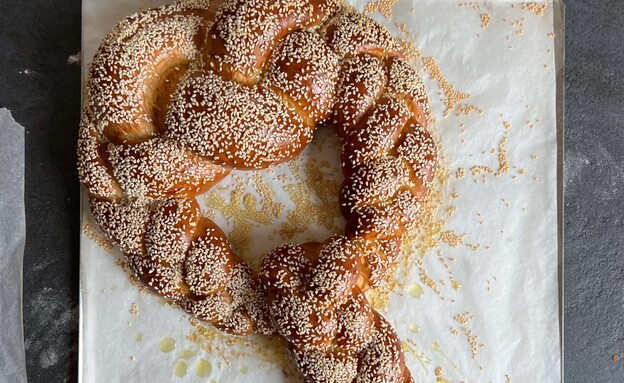 חלת מפתח של עדיקוש - עם שומשום