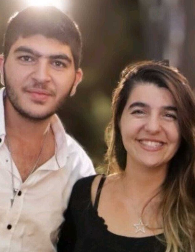 שחר יוגב ואחיה בעז מנשה יוגב ז״ל (צילום: באדיבות המשפחה)