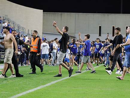 השמחה הגדולה במושבה (אלן שיבר)
