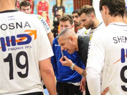 מפגש ראשון בגמר הפלייאוף (אגם לוי) (צילום: ספורט 5)