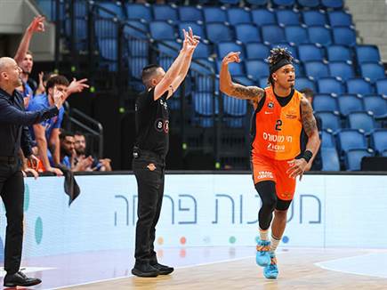 בראון, להט מהרגע הראשון (לירן מולדובן) (צילום: ספורט 5)