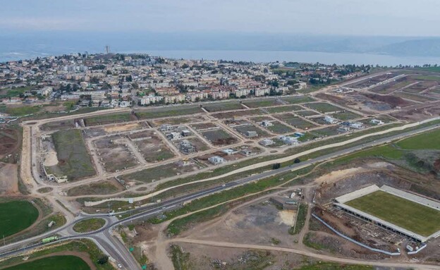 אצטדיון טבריה תמונה 14ב - שלב ג תשתיות ודשא (צילום: יובל גסר)