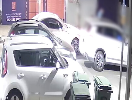 נקמת עובדי מכון השטיפה: חטפו את החשוד בפריצה בתא המטען של הרכב