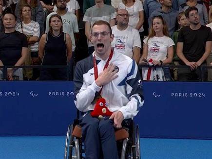 רגע אנושי אדיר. עמי דדאון צועק את התקווה (צילום: ספורט 5)