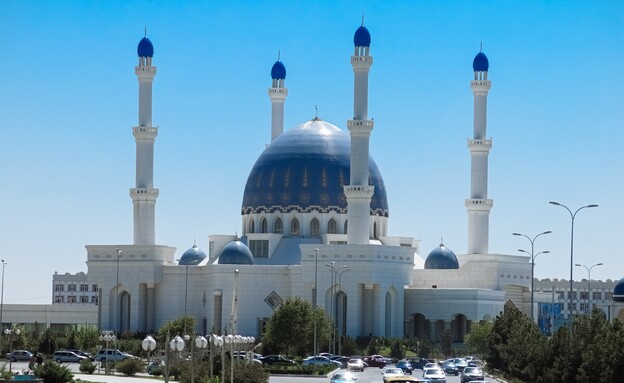 מסגד שגבאט טורקמניסטן (צילום: Artem Onoprienko, shutterstock)