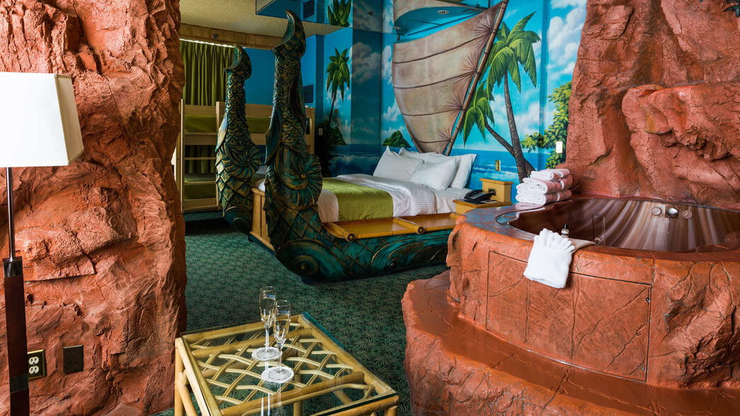 Fantasyland Hotel Fantasyland Hotel