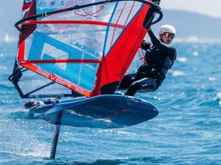 הנבחרת הישראלית מובילה בצרפת (SAILING ENERGY) (צילום: ספורט 5)