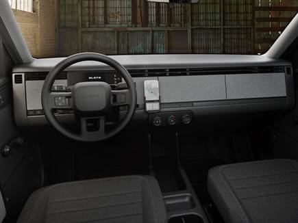 מינימליזם, קווים לדמותו. אפילו חלונות חשמליים הם לא סטנדרטיים