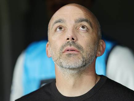 נצמד שוב לב“ש. לאזטיץ` (אלן שיבר)