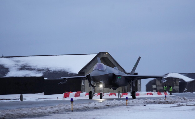 מטוסי F-35 של צבא נורווגיה בבסיס קפלאוויק באיסלנד (צילום: רויטרס)