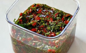צ'ימיצ'ורי (צילום: יעל קצב, mako אוכל)