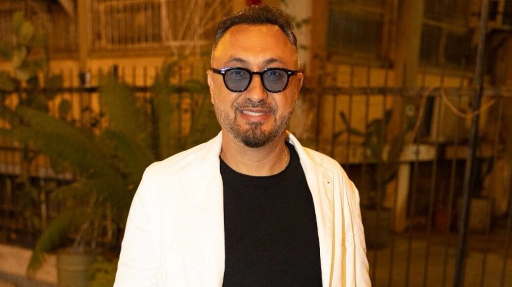 רוני אינסאז