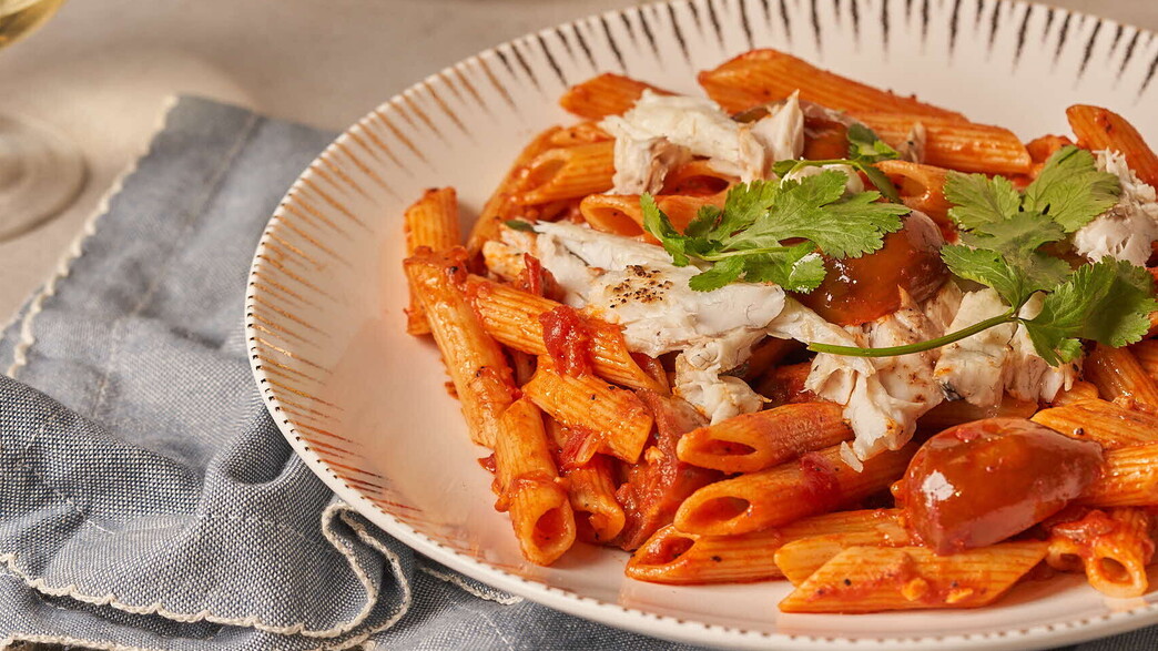 פסטה עם לברק ברוטב חריף