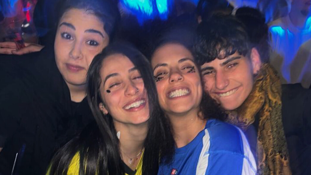 דניאל כהן ז"ל (מימין) וחברותיה דניאל כהן ז"ל (מימין) וחברותיה
