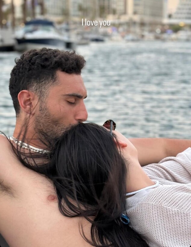יובל רפאל מברכת את עידו מלכה (צילום: instagram)