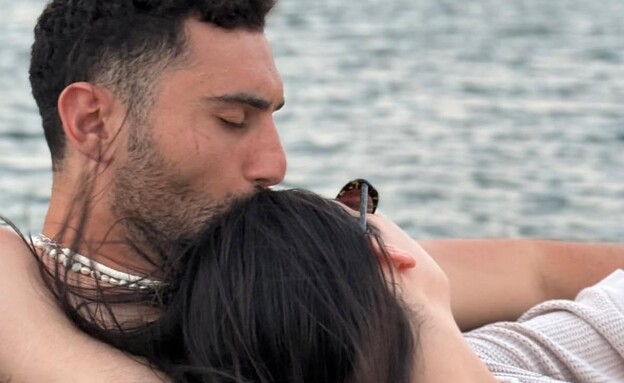 יובל רפאל מברכת את עידו מלכה (צילום: instagram)