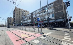 הרכבת הקלה בכניסה לשדרה (צילום: אריאלה אפללו)