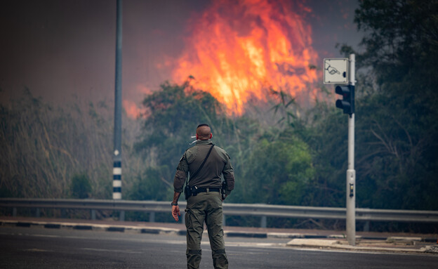 שרפת ענק בהרי ירושלים  (צילום: אורן בן חקון, פלאש 90)