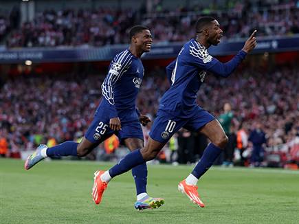 דמבלה כבש כבר בדקה הרביעית (Getty)