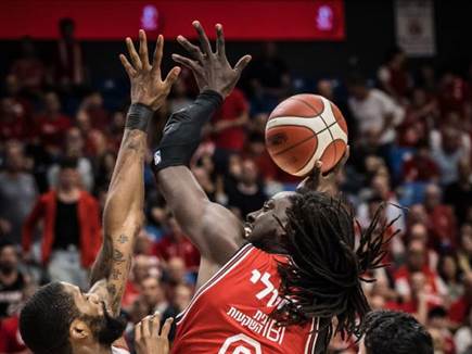 מוטלי כרגיל היה שם עבור האדומים (קרני)