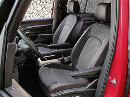 גם האווירה בתא הנוסעים שלה תואמת