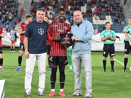 אילוז` יאו זכה לטקס פרידה (ברני ארדוב)